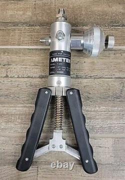 Ametek T-975 Pneumatic Hand Pump, -27 inHg to 580 psi -91 bar to 40 bar