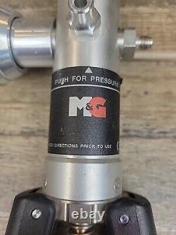 Ametek T-975 Pneumatic Hand Pump, -27 inHg to 580 psi -91 bar to 40 bar