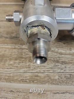 Ametek T-975 Pneumatic Hand Pump, -27 inHg to 580 psi -91 bar to 40 bar