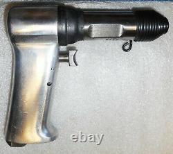 CHICAGO PNEUMATIC Size 000 Simplate Valve Hammer / Rivet Gun