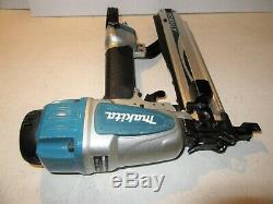 Makita At1150a Air Pneumatic 16 Ga 7/16 Medium Crown 1-2 Stapler Staple Gun