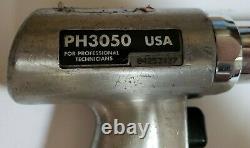 Snap-On Heavy Duty Pneumatic Air Hammer PH3050 with Snap-On Chisel Tool Bit PHG55A